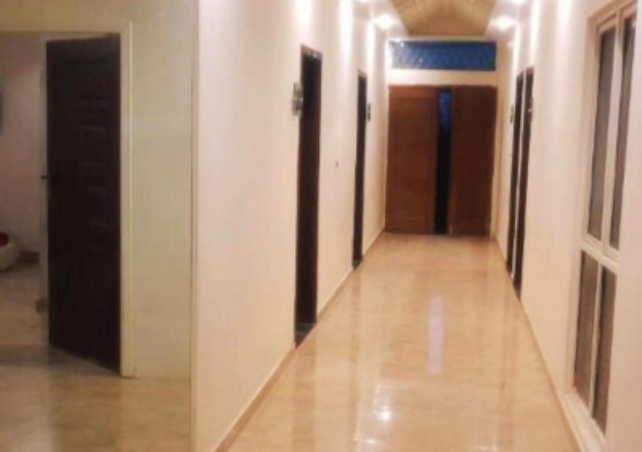 Hotel Day In Emporium Lahore Buitenkant foto